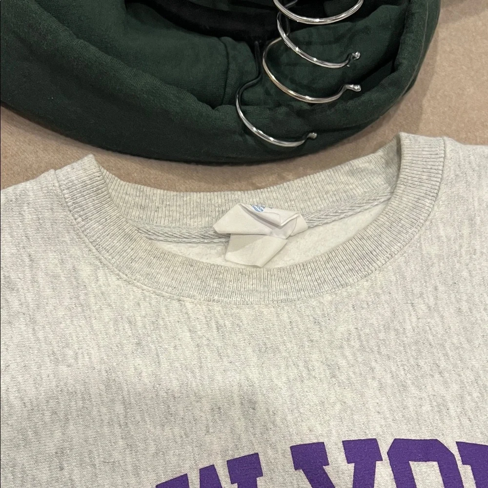 Vintage Gray NYU champion Sweatshirt sz Medium - Picture 3 of 7